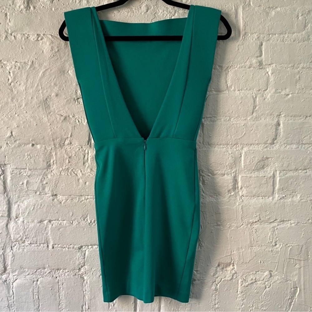 COPY - Alexis Open Back Mini Dress new Vero-Green-Large
Structured deep V-back …